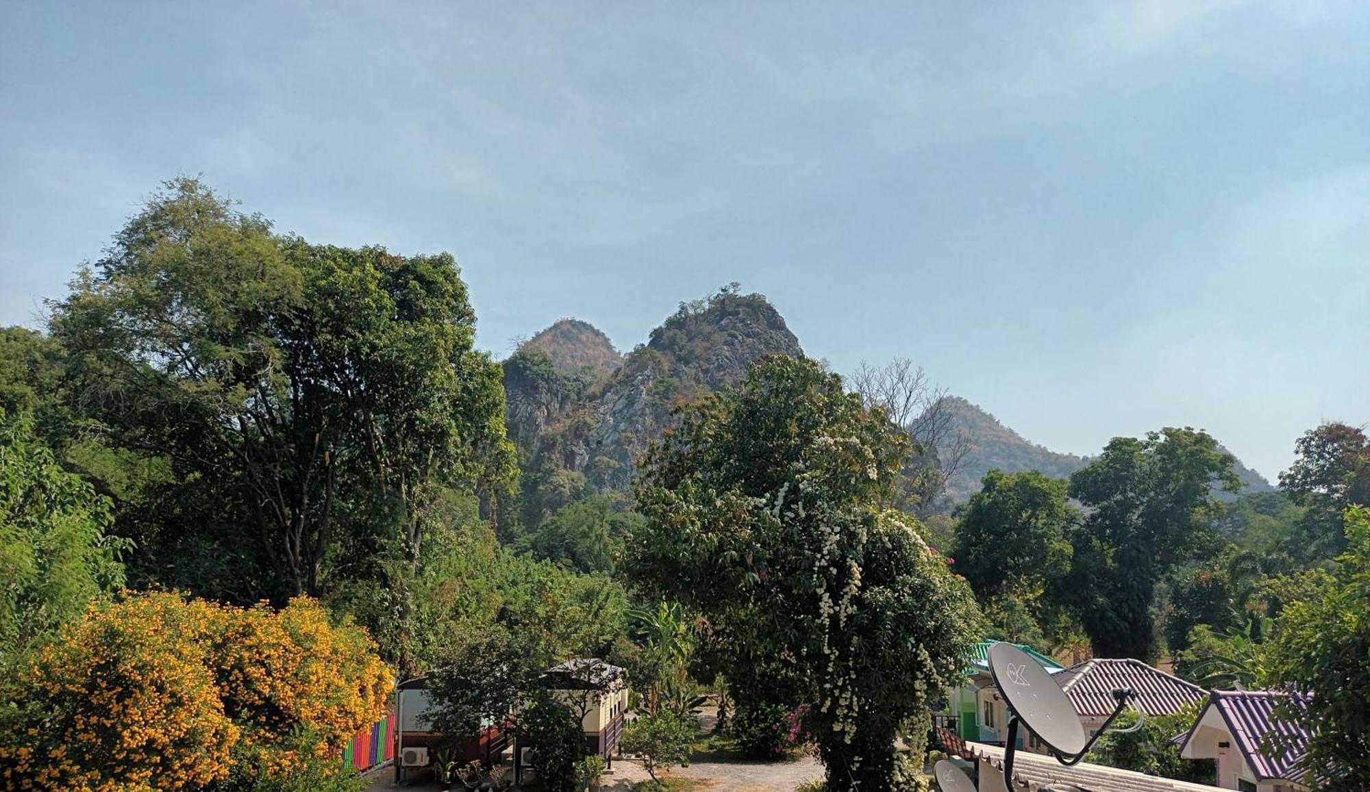 ชายเขาโฮมสเตย์ Kanchanaburi Exterior foto